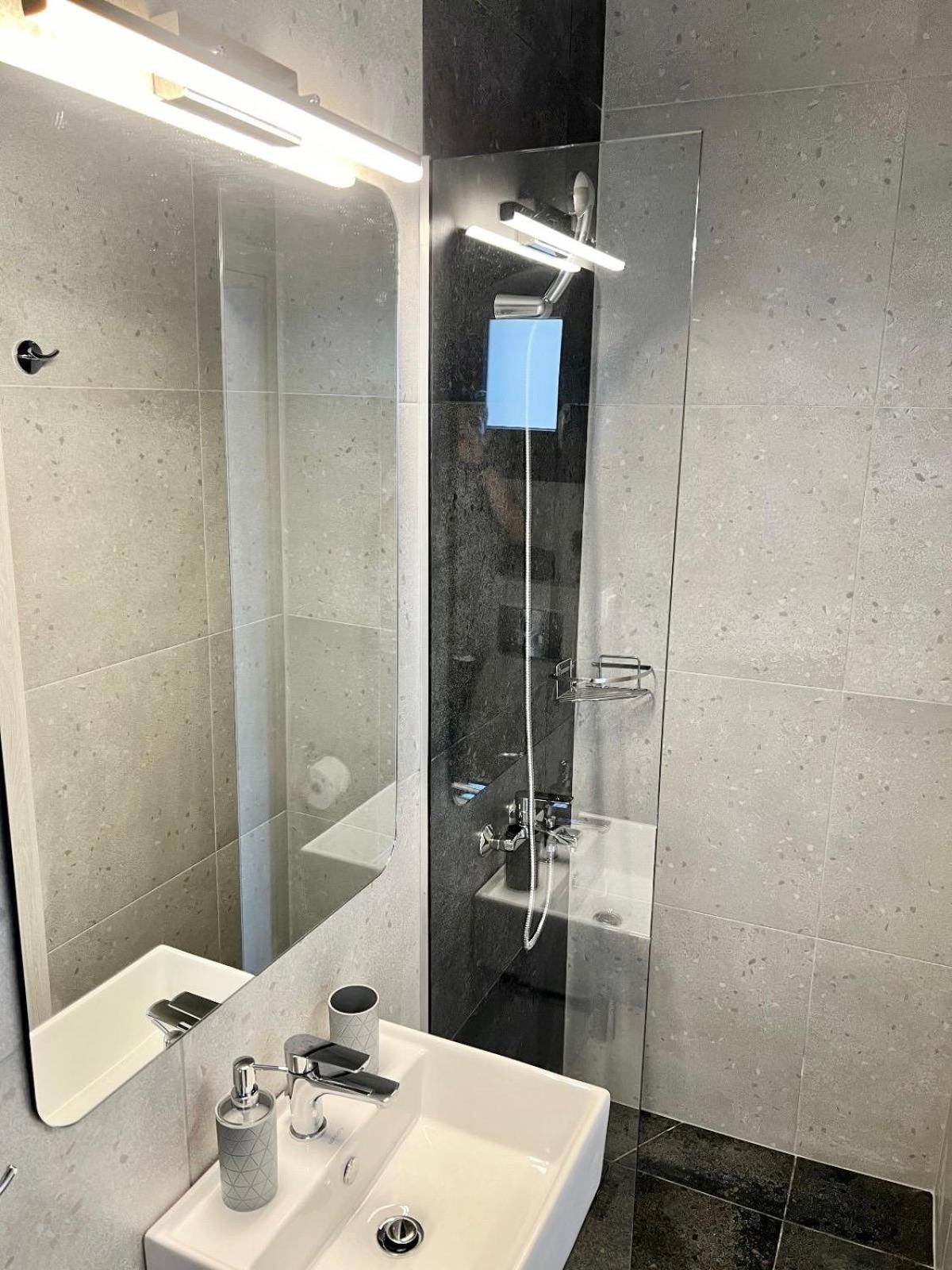 Four Shades Luxury Suites サルティ エクステリア 写真