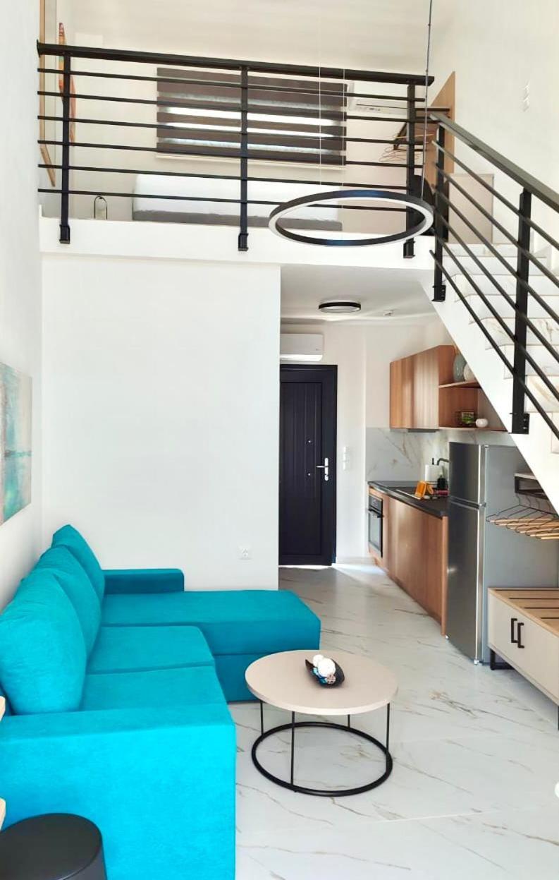 Four Shades Luxury Suites サルティ エクステリア 写真