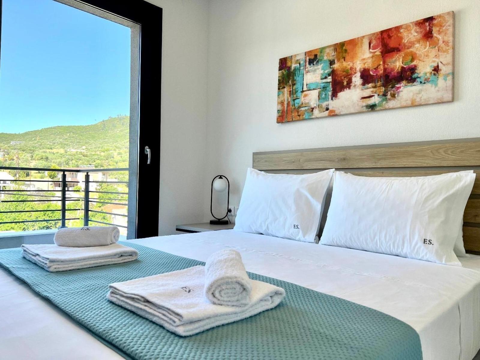 Four Shades Luxury Suites サルティ エクステリア 写真