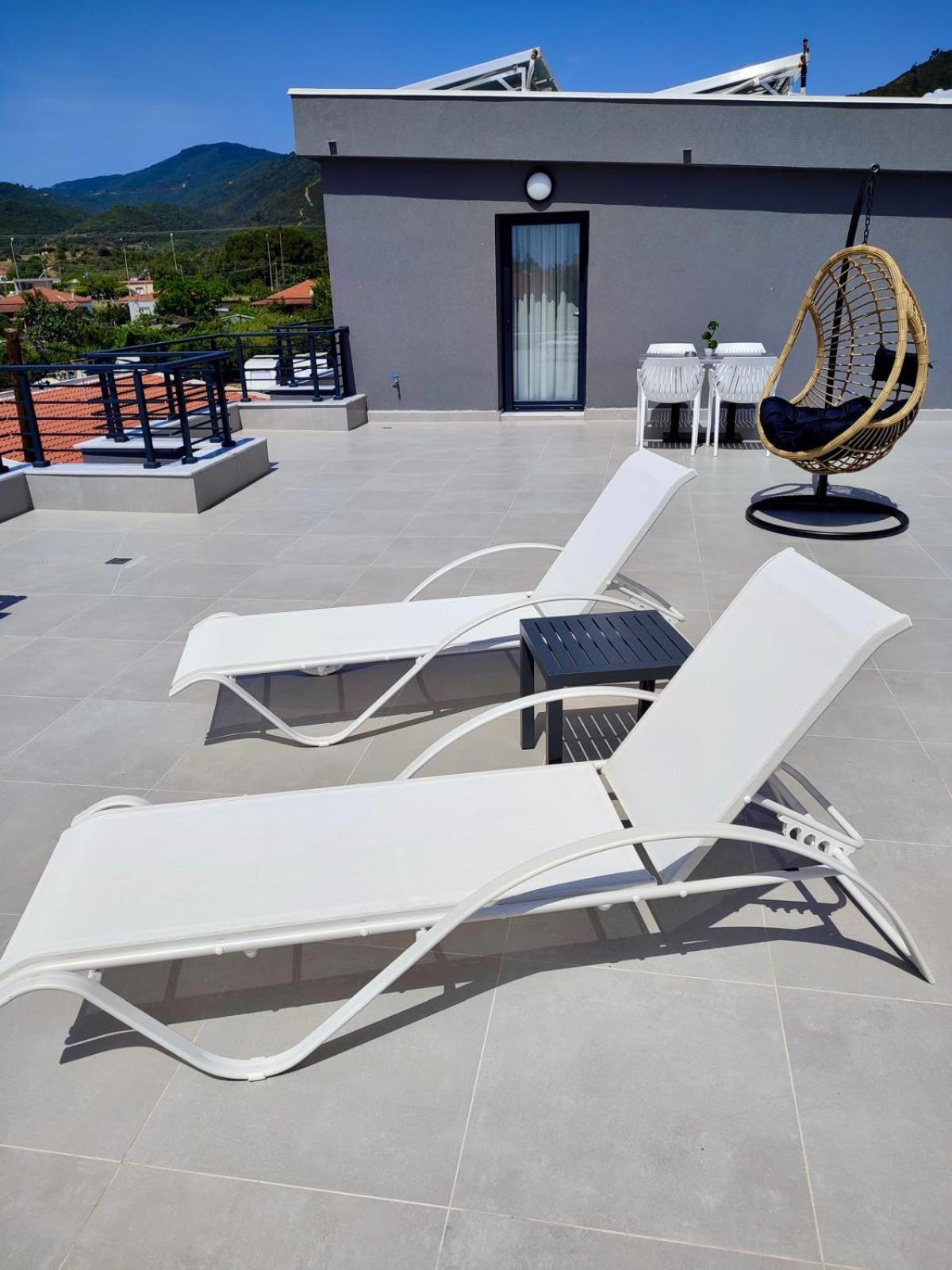 Four Shades Luxury Suites サルティ エクステリア 写真