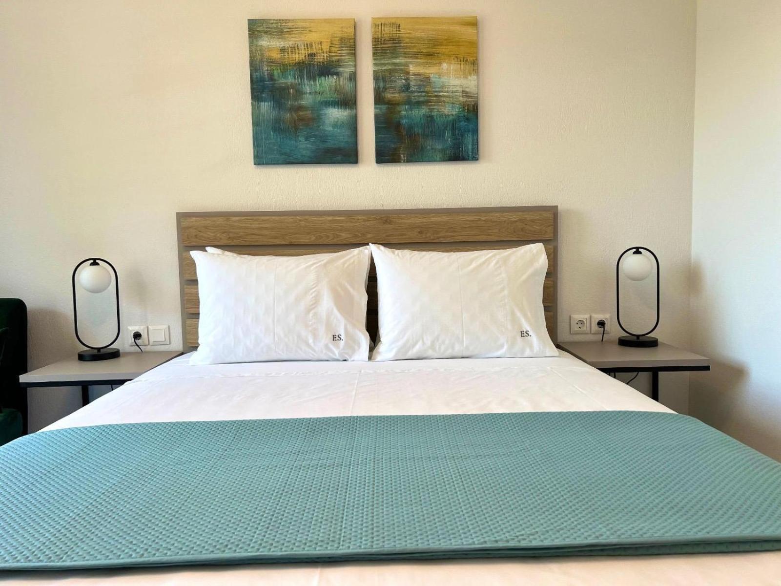Four Shades Luxury Suites サルティ エクステリア 写真